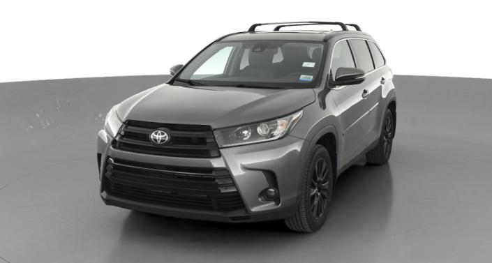 2019 Toyota Highlander SE Hero Image