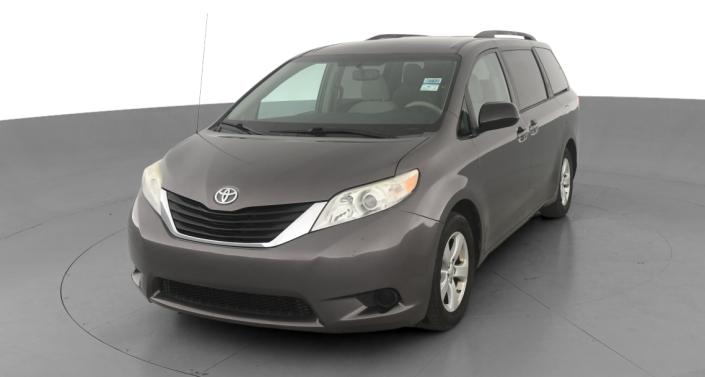 2013 Toyota Sienna LE -
                Hebron, OH
