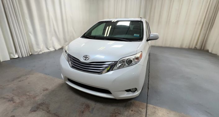2016 Toyota Sienna XLE -
                  Riverside, CA