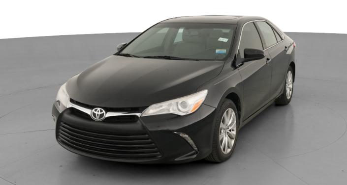 2017 Toyota Camry XLE Hero Image
