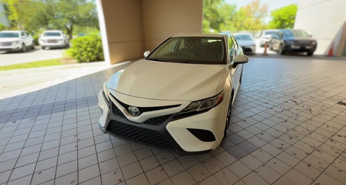 2020 Toyota Camry SE -
                Miami, FL