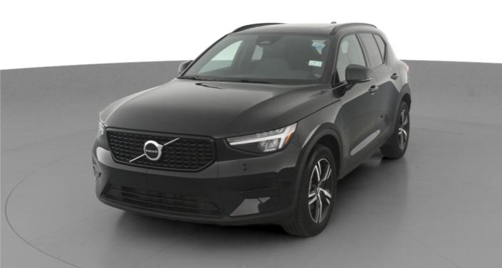 2024 Volvo XC40 B5 Core -
                Hebron, OH