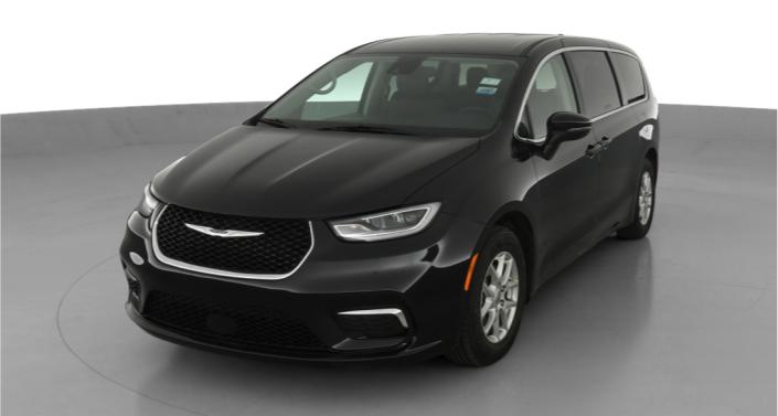 2023 Chrysler Pacifica Touring L -
                Lorain, OH