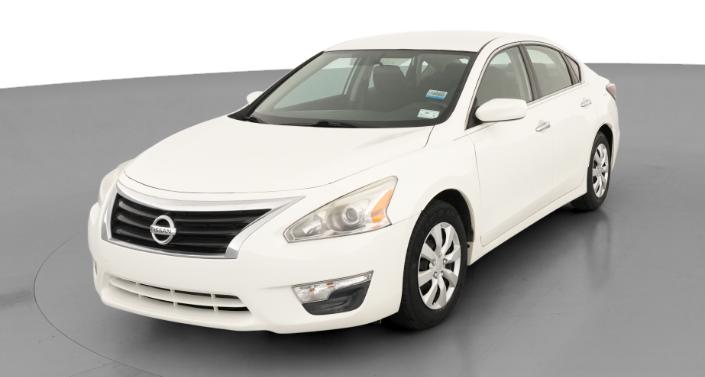 2015 Nissan Altima S Hero Image