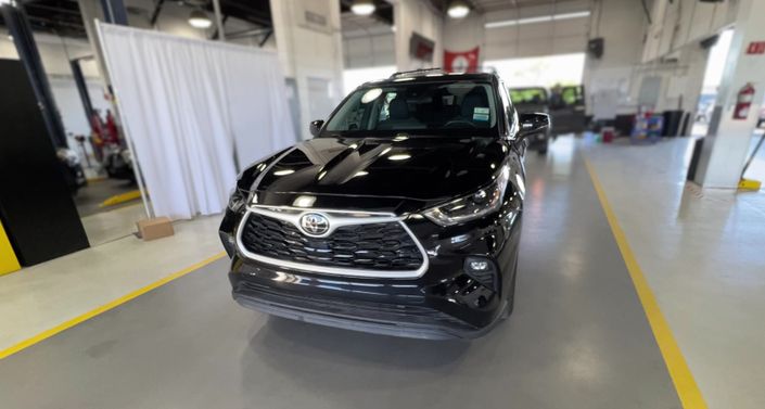 2021 Toyota Highlander LE -
                Tempe, AZ