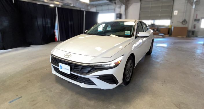 2024 Hyundai Elantra SEL Hero Image