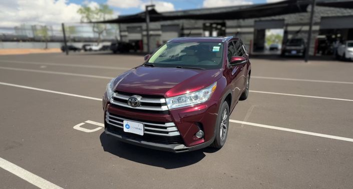 2017 Toyota Highlander XLE Hero Image