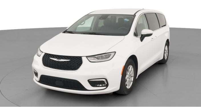 2023 Chrysler Pacifica Touring L Hero Image
