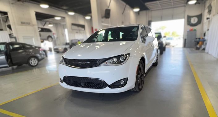 2019 Chrysler Pacifica Touring Plus -
                Tempe, AZ