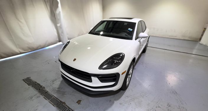 2023 Porsche Macan T -
                Union City, GA