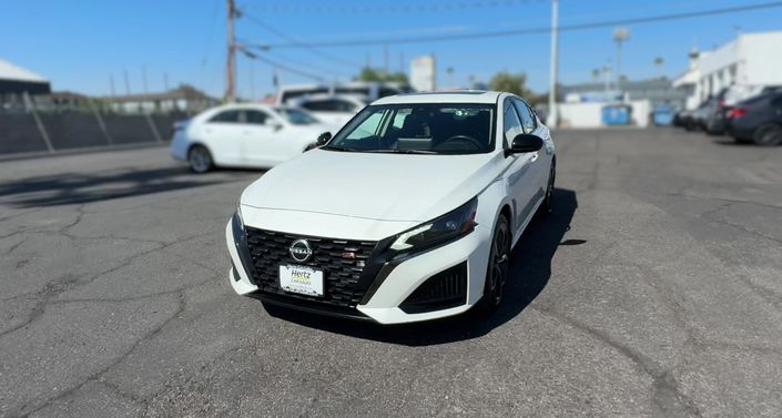2024 Nissan Altima SR Hero Image