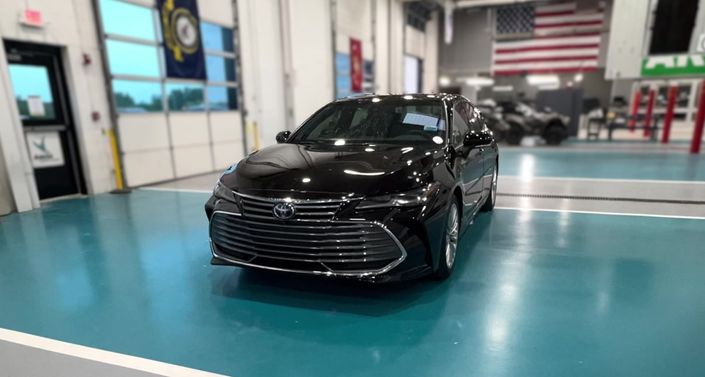 2022 Toyota Avalon Limited -
                Madison, TN