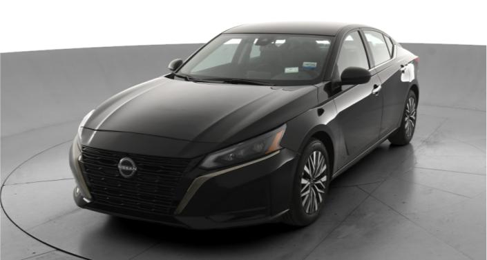 2025 Nissan Altima SV Hero Image