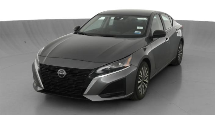 2024 Nissan Altima SV Hero Image