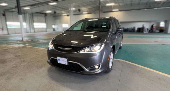 2018 Chrysler Pacifica Touring L Hero Image