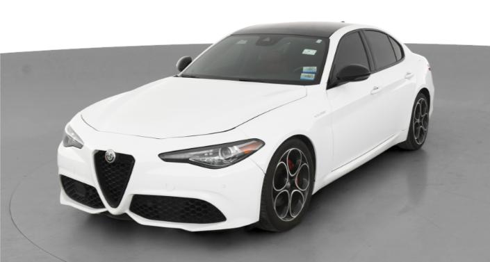 2022 Alfa Romeo Giulia Veloce Hero Image