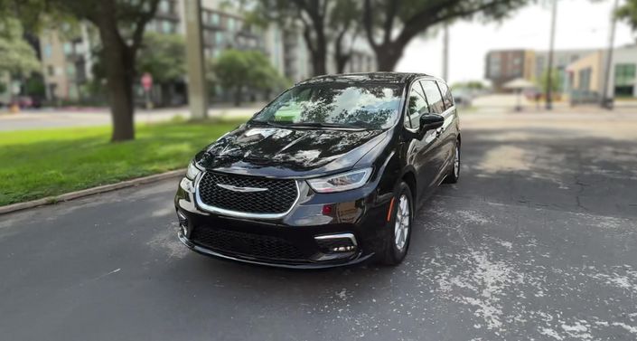 2024 Chrysler Pacifica Touring L -
                Austin, TX