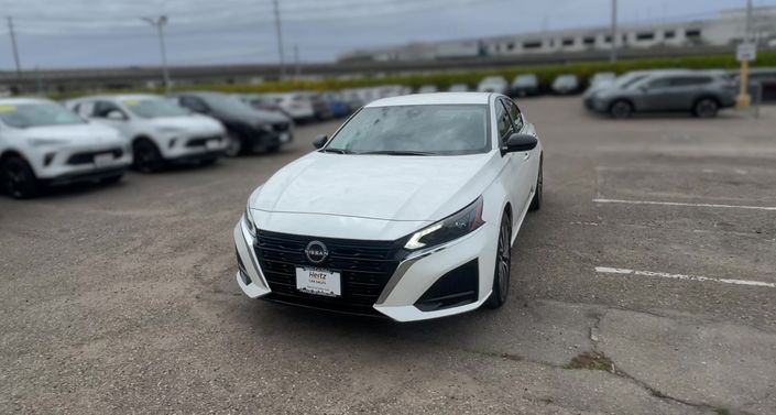 2024 Nissan Altima SV Hero Image