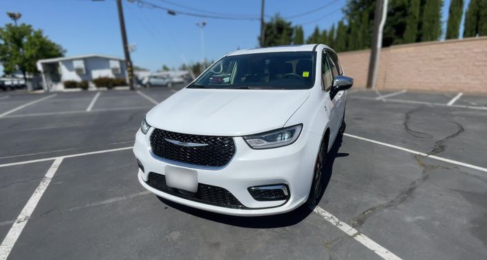 2023 Chrysler Pacifica Hybrid Limited Hero Image
