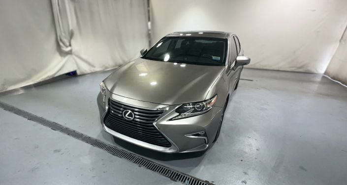 Thumbnail: 2016 Lexus ES - 1