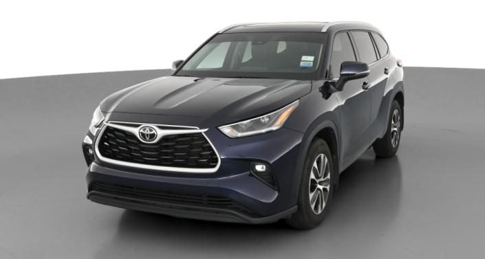 2021 Toyota Highlander XLE Hero Image