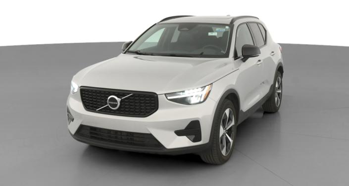 2024 Volvo XC40 B5 Core Hero Image