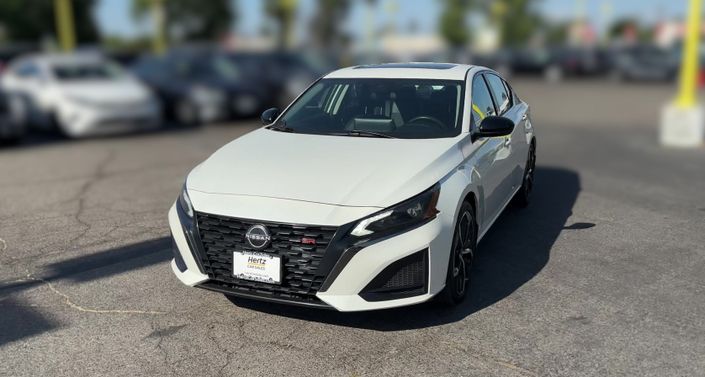2024 Nissan Altima SR Hero Image