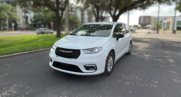2024 Chrysler Pacifica Touring L -
                Austin, TX