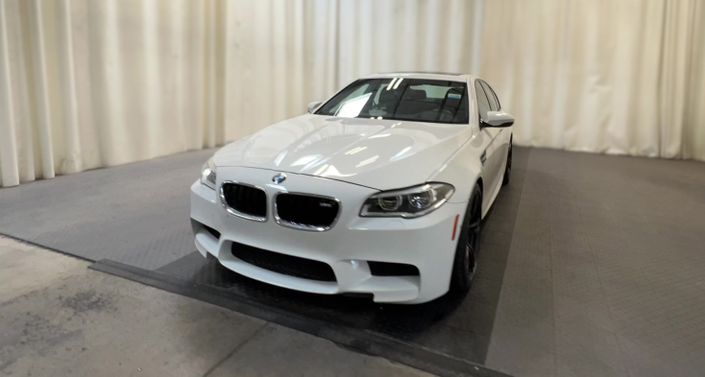 2014 BMW M5 Base Hero Image