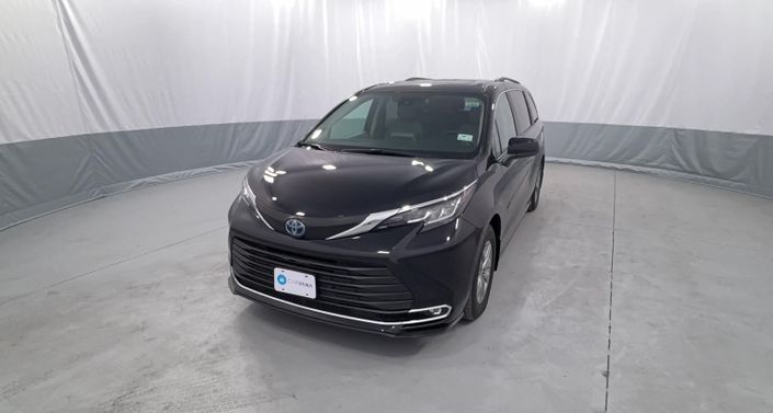 2022 Toyota Sienna XLE -
                Kansas City, MO