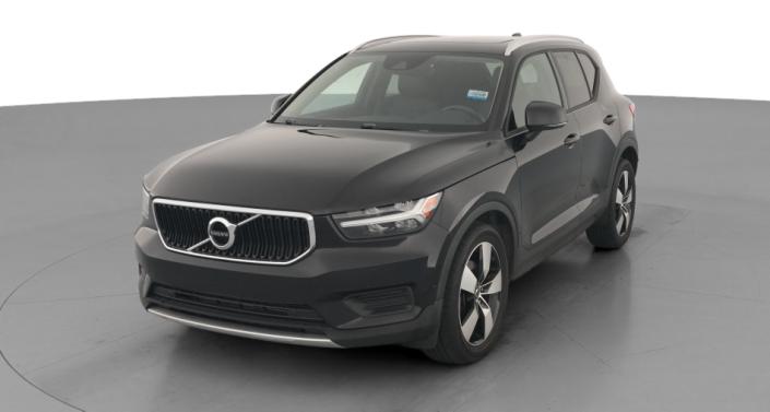 2019 Volvo XC40 T5 Momentum Hero Image