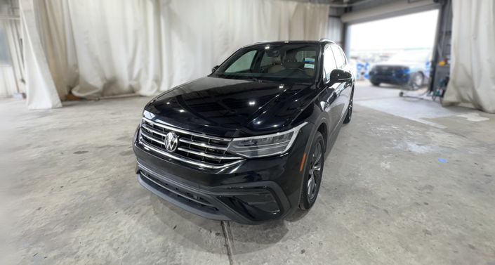 2022 Volkswagen Tiguan SE Hero Image