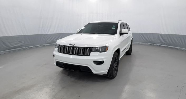 2020 Jeep Grand Cherokee Altitude -
                Akron, NY