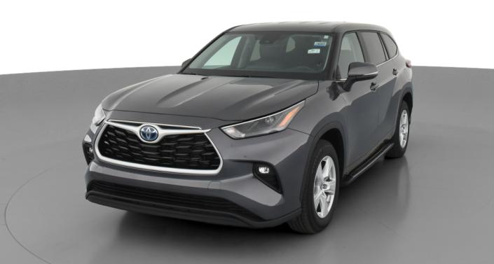 2024 Toyota Highlander LE Hero Image