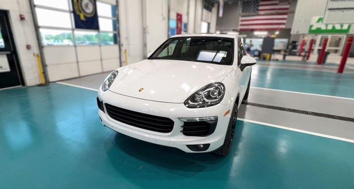 Thumbnail: 2016 Porsche Cayenne - 1