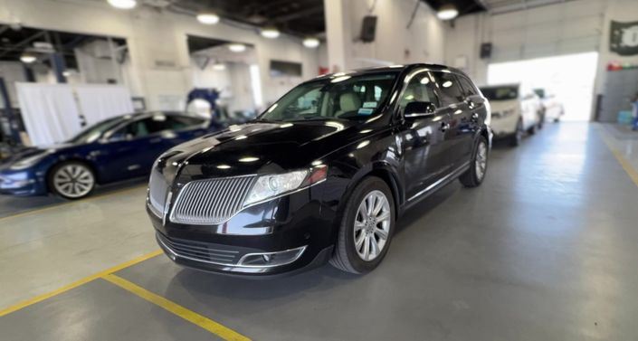 2016 Lincoln MKT EcoBoost Hero Image