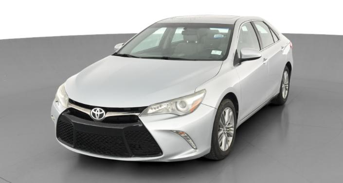 2016 Toyota Camry SE Hero Image