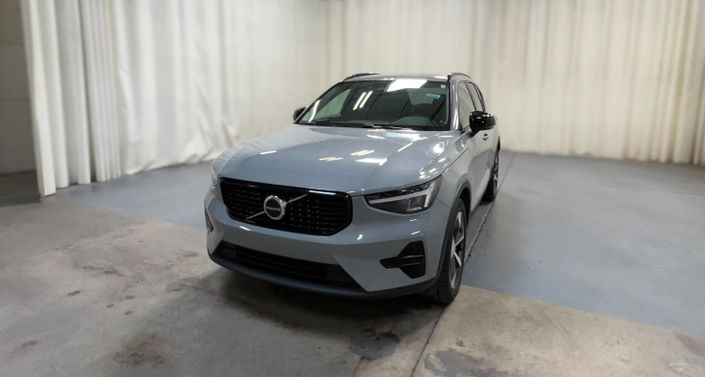2024 Volvo XC40 B5 Core -
                Riverside, CA