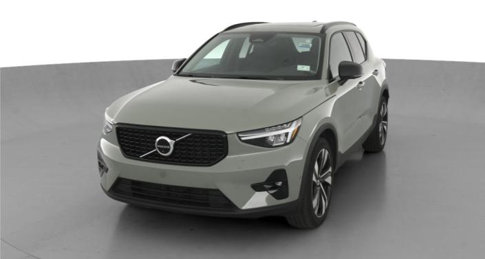 2023 Volvo XC40 B5 Plus Hero Image