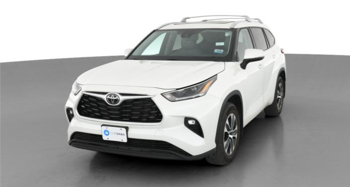 2021 Toyota Highlander XLE Hero Image