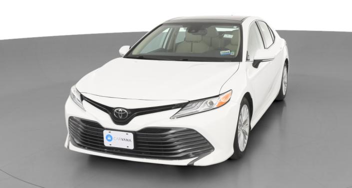 2020 Toyota Camry XLE Hero Image