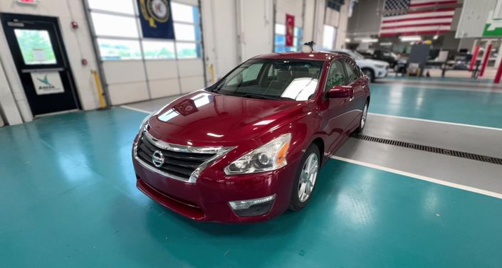 2014 Nissan Altima SV Hero Image