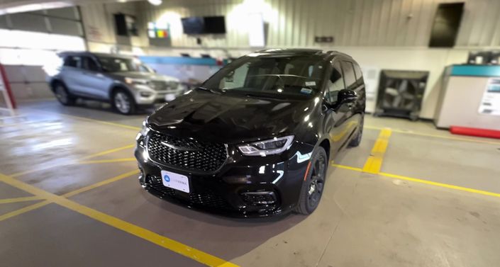 2022 Chrysler Pacifica Limited -
                  Fountain, CO