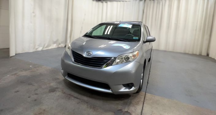 2011 Toyota Sienna LE -
                  Riverside, CA