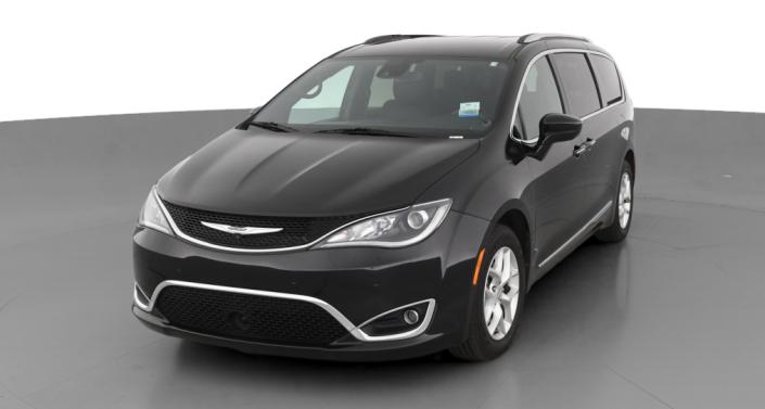 2020 Chrysler Pacifica Touring L 35th Anniversary Hero Image