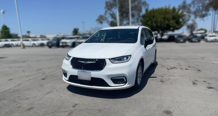 2024 Chrysler Pacifica Touring L -
                Garden Grove, CA
