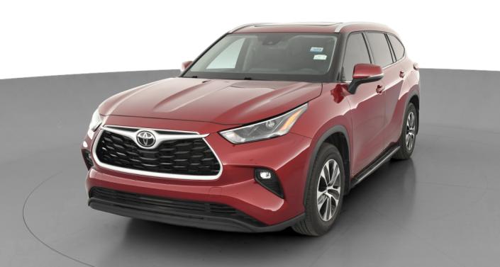 2022 Toyota Highlander XLE Hero Image