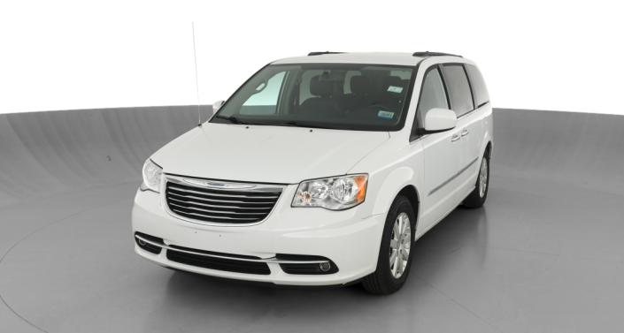 2016 Chrysler Town & Country Touring -
                Lorain, OH