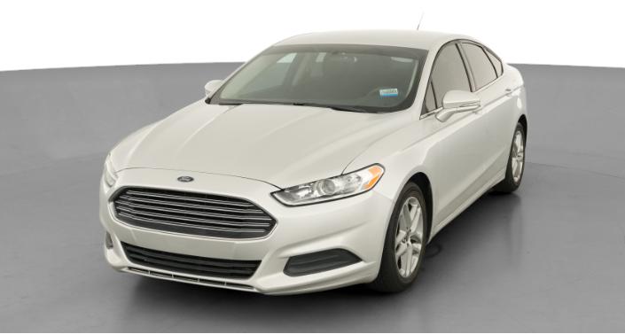 2016 Ford Fusion SE Hero Image