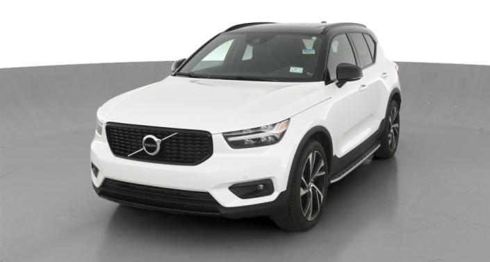 2022 Volvo XC40 T5 R-Design Hero Image